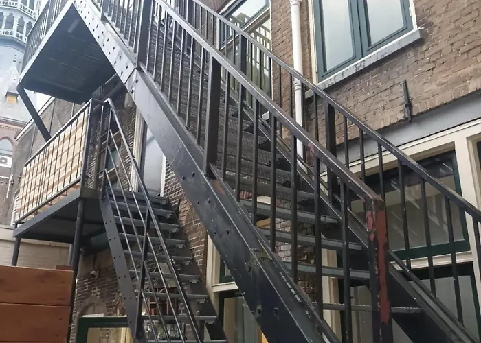 Attic In The Center アパート ゴーダ